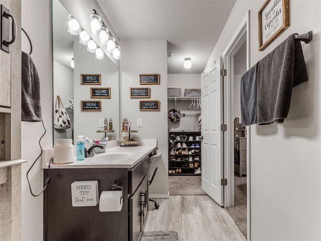 4353 Winding Brook, Harrah, OK 73045