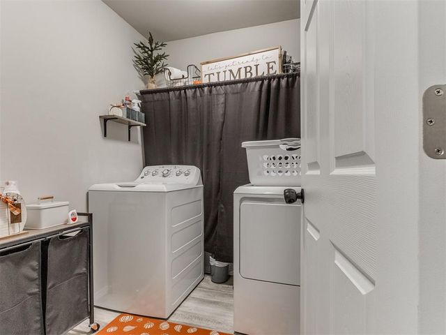 4353 Winding Brook, Harrah, OK 73045