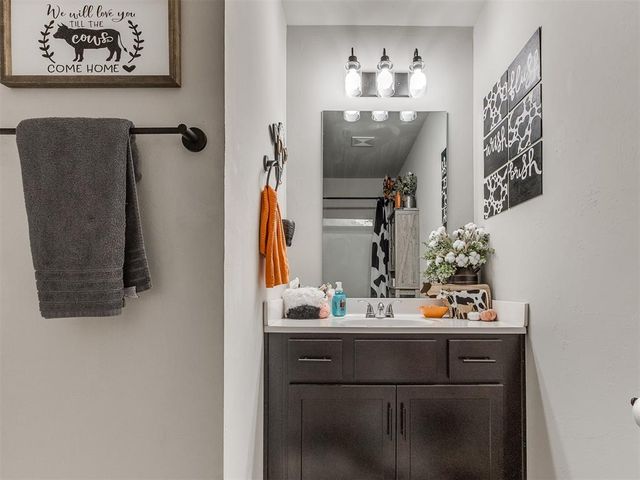 4353 Winding Brook, Harrah, OK 73045