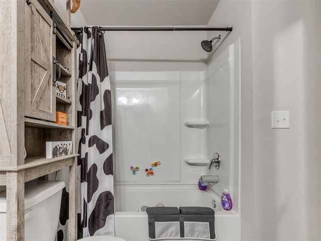 4353 Winding Brook, Harrah, OK 73045