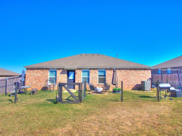 4353 Winding Brook, Harrah, OK 73045