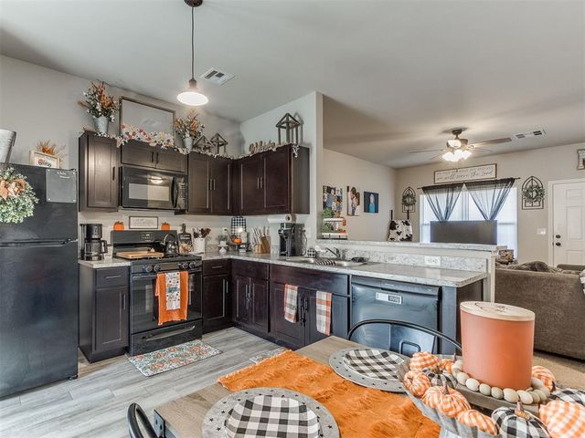 4353 Winding Brook, Harrah, OK 73045