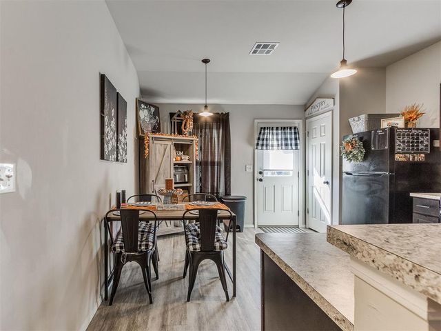 4353 Winding Brook, Harrah, OK 73045