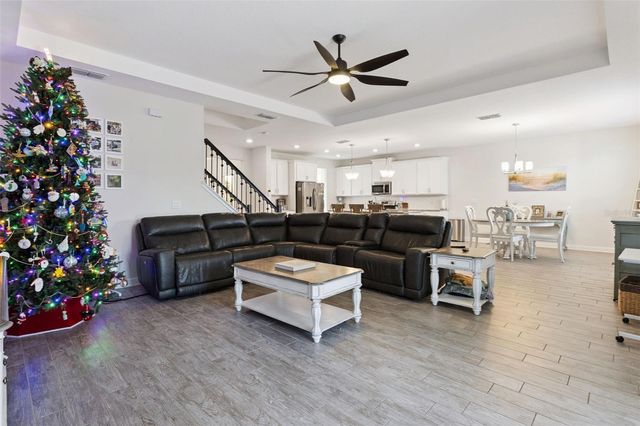 5864 ALENLON WAY, Mount Dora, FL 32757