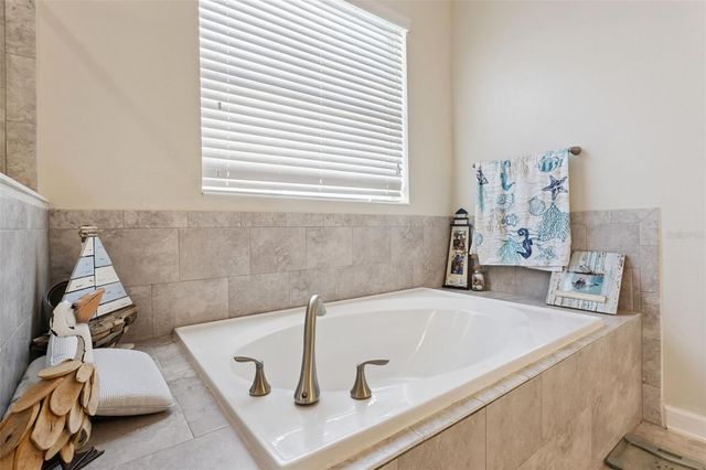 5864 ALENLON WAY, Mount Dora, FL 32757