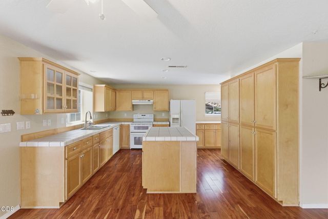410 Schieffelin Gulch Road, Gold Hill, OR 97525