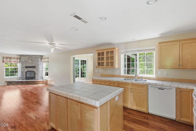 410 Schieffelin Gulch Road, Gold Hill, OR 97525