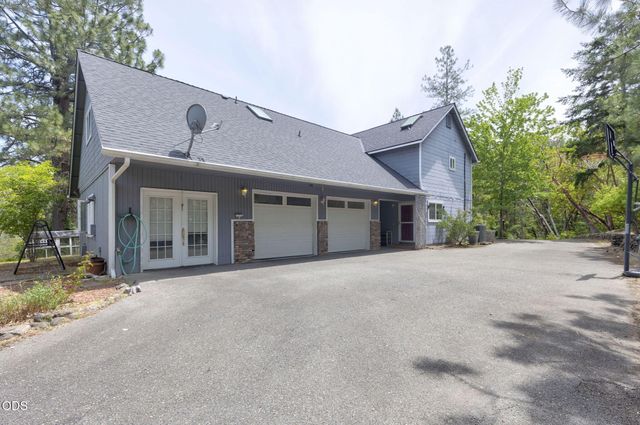410 Schieffelin Gulch Road, Gold Hill, OR 97525