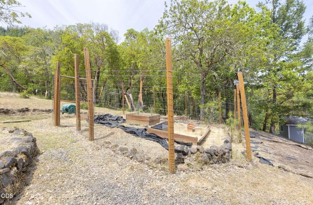 410 Schieffelin Gulch Road, Gold Hill, OR 97525