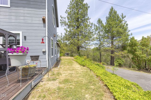 410 Schieffelin Gulch Road, Gold Hill, OR 97525