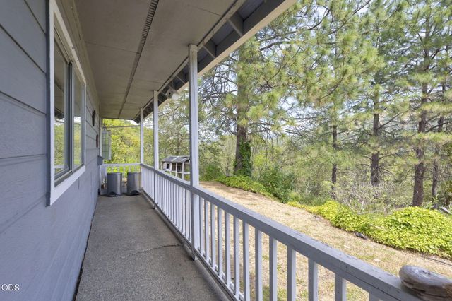 410 Schieffelin Gulch Road, Gold Hill, OR 97525