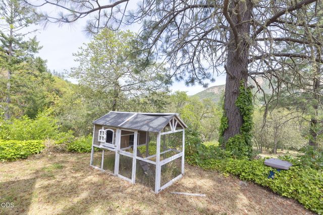 410 Schieffelin Gulch Road, Gold Hill, OR 97525