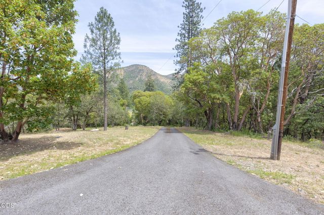 410 Schieffelin Gulch Road, Gold Hill, OR 97525