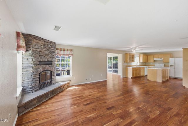 410 Schieffelin Gulch Road, Gold Hill, OR 97525