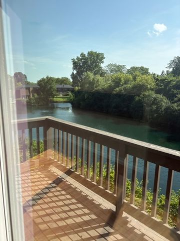 835 Waterview Circle 5, Vernon Hills, IL 60061