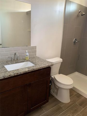 206 Cosmos Street, Houston, TX 77009