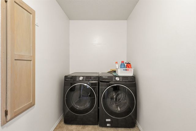 4018 Painted Pony Circle, Santa Fe, NM 87507