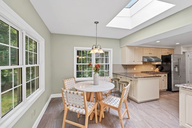 14 Bennett Rd, Wayland, MA 01778