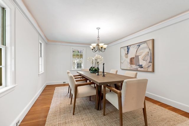 14 Bennett Rd, Wayland, MA 01778