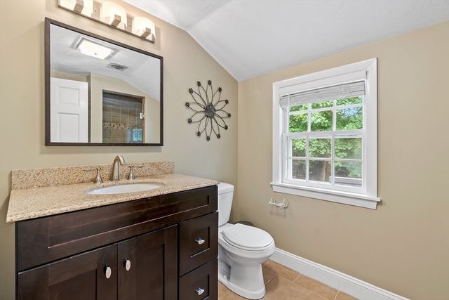 14 Bennett Rd, Wayland, MA 01778