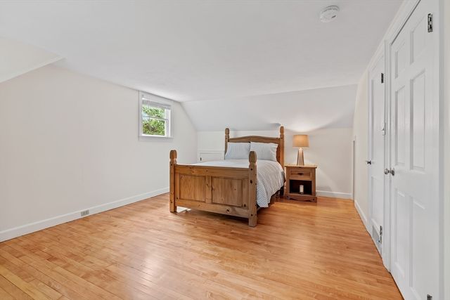 14 Bennett Rd, Wayland, MA 01778