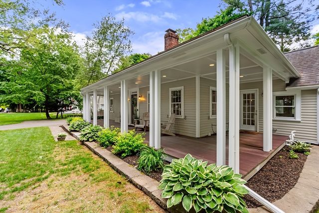 14 Bennett Rd, Wayland, MA 01778