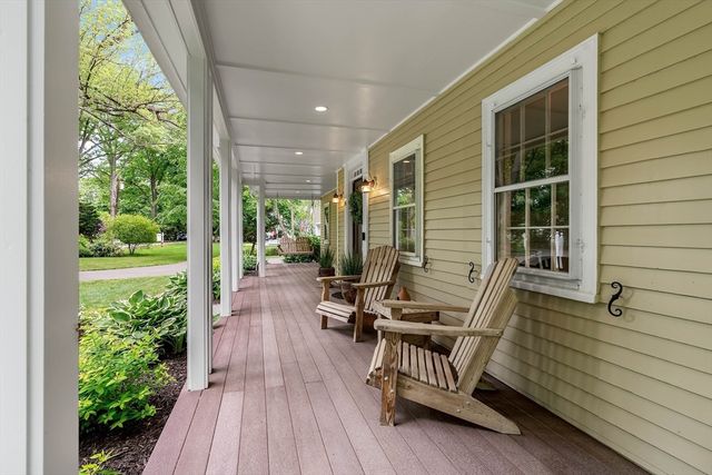 14 Bennett Rd, Wayland, MA 01778