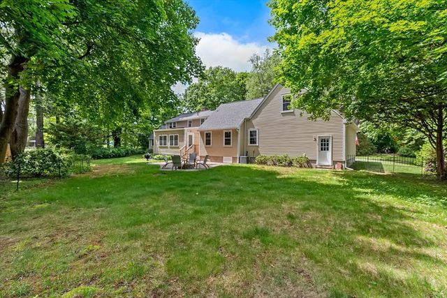 14 Bennett Rd, Wayland, MA 01778