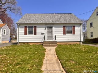 406 Oakwood Avenue, West Hartford, CT 06110