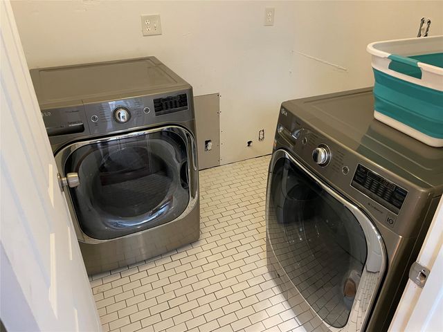 3563 South Drive, Fort Worth, TX 76109