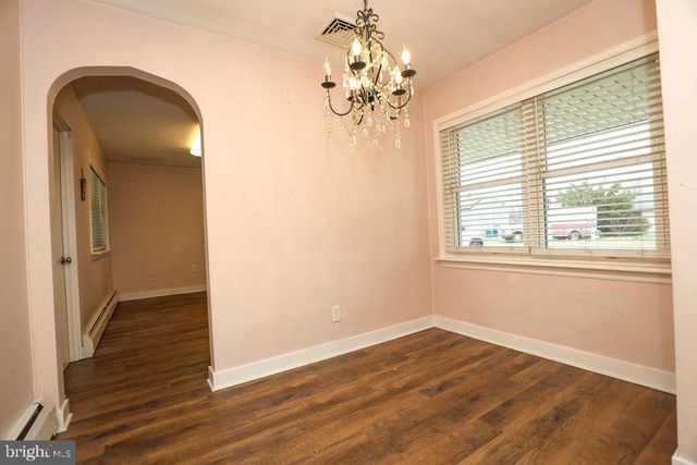 9 OAKMONT RD, Harrisburg, PA 17109