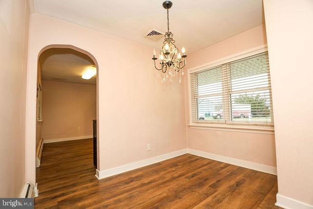 9 OAKMONT RD, Harrisburg, PA 17109