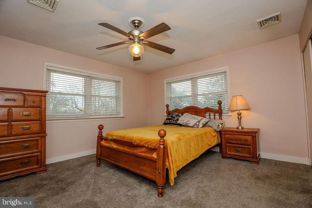 9 OAKMONT RD, Harrisburg, PA 17109