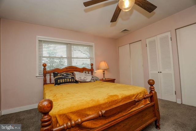 9 OAKMONT RD, Harrisburg, PA 17109