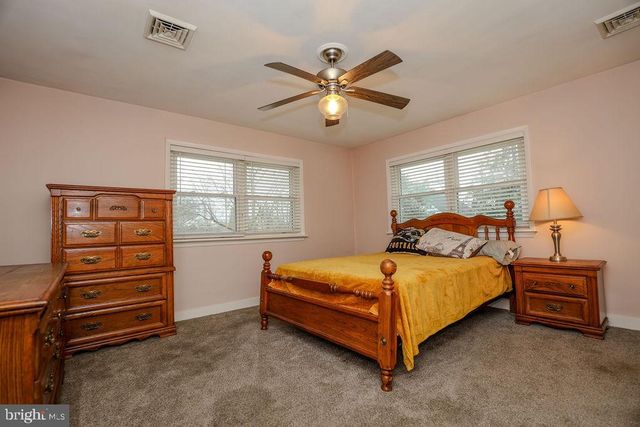 9 OAKMONT RD, Harrisburg, PA 17109