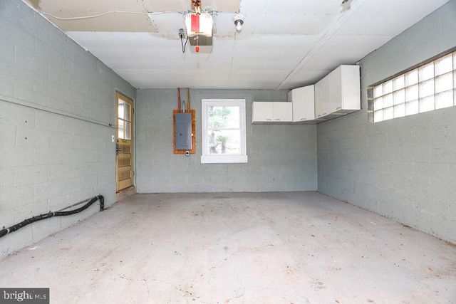 9 OAKMONT RD, Harrisburg, PA 17109