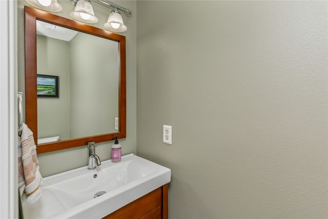 150 SE Crabapple Drive, Waukee, IA 50263