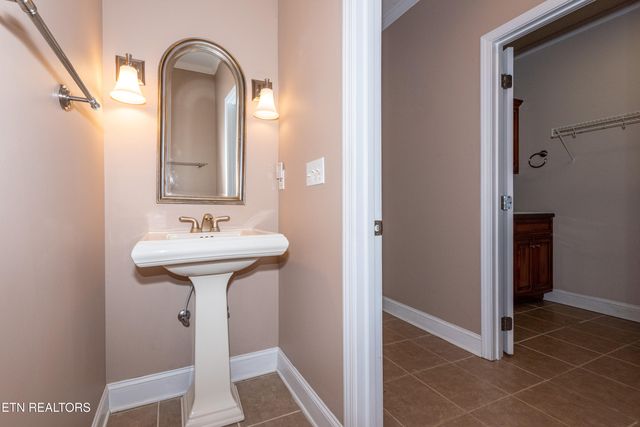 210 Oologila Place, Loudon, TN 37774