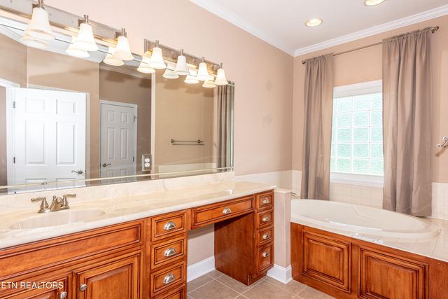210 Oologila Place, Loudon, TN 37774