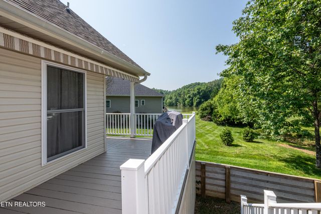 210 Oologila Place, Loudon, TN 37774