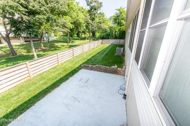 210 Oologila Place, Loudon, TN 37774