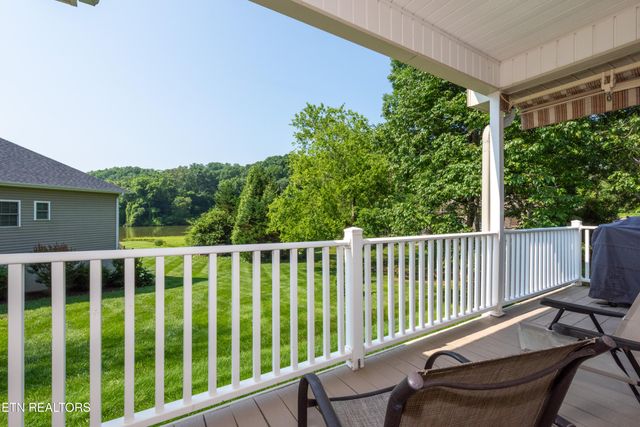 210 Oologila Place, Loudon, TN 37774