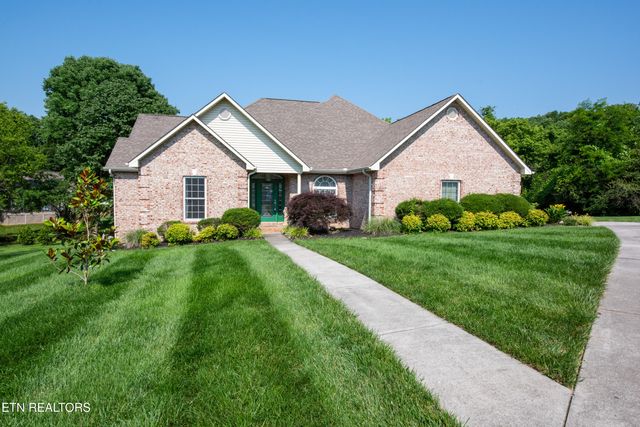 210 Oologila Place, Loudon, TN 37774