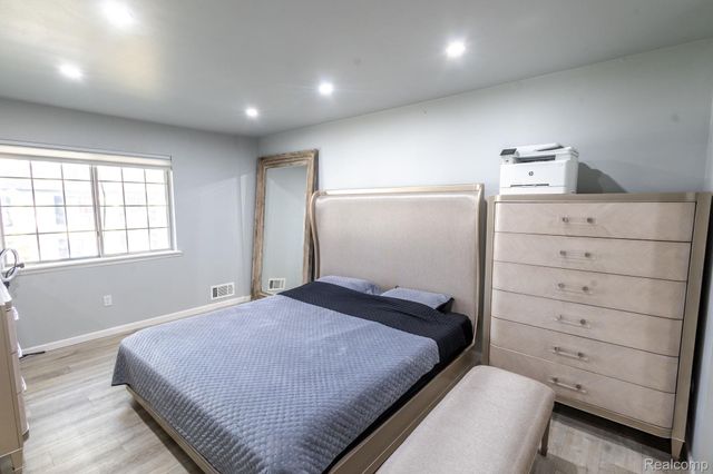 29101 Hayes Road, Warren, MI 48088