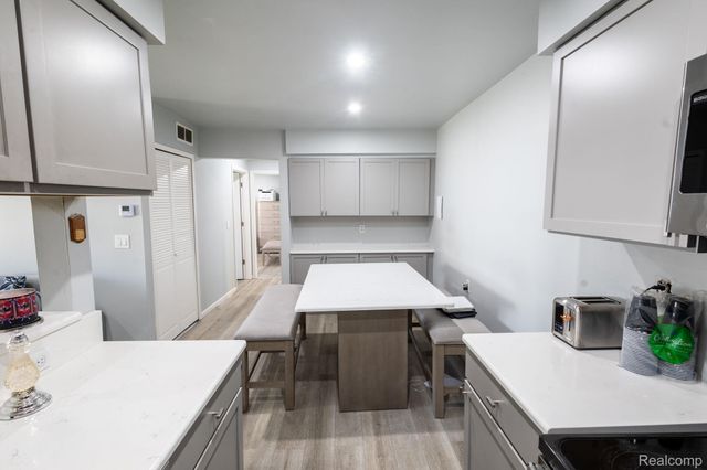 29101 Hayes Road, Warren, MI 48088