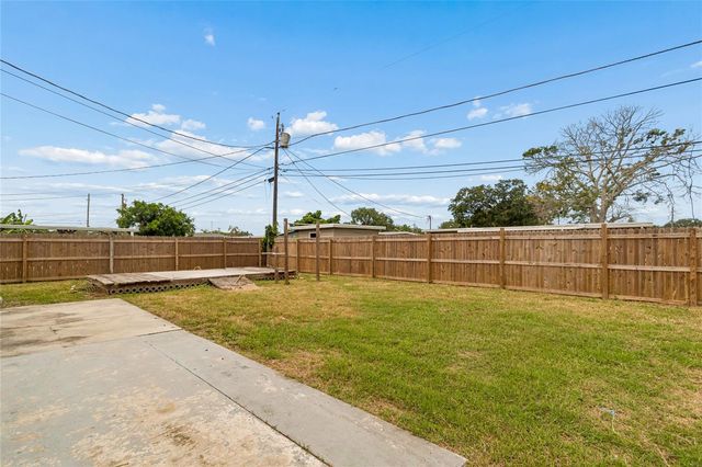 10746 109TH STREET, Seminole, FL 33778