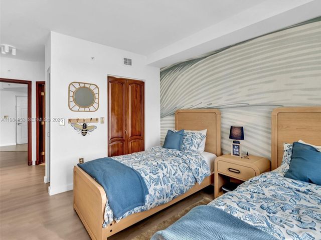 17150 N Bay Rd 2205, Sunny Isles Beach, FL 33160