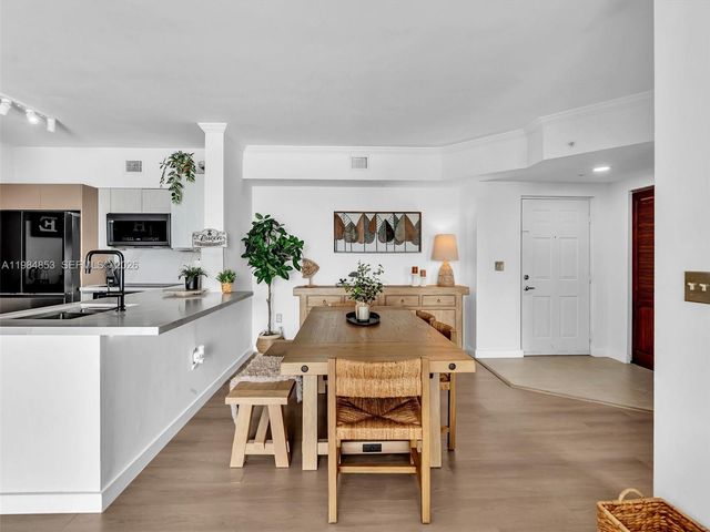 17150 N Bay Rd 2205, Sunny Isles Beach, FL 33160