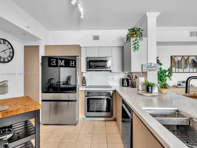 17150 N Bay Rd 2205, Sunny Isles Beach, FL 33160