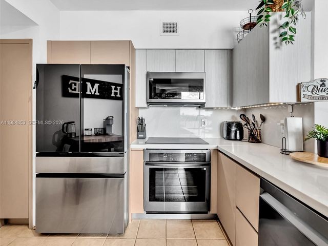 17150 N Bay Rd 2205, Sunny Isles Beach, FL 33160